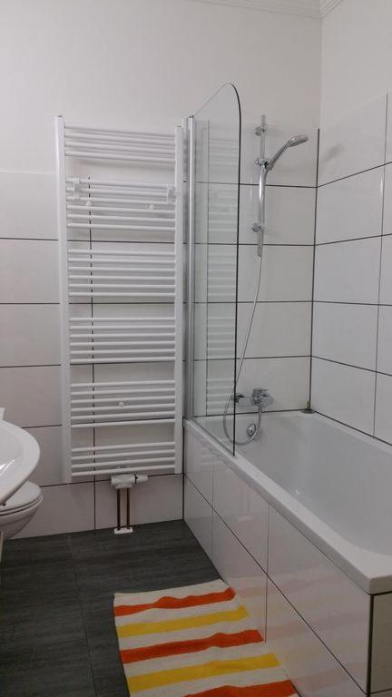 Top Lage! Appartement Im Herzen Von Einbeck! 3 Schlafzimmer, Garten! Luaran gambar
